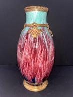 Boch Frères - Vaas - Balustervaas van 32 cm hoog - Model, Antiek en Kunst