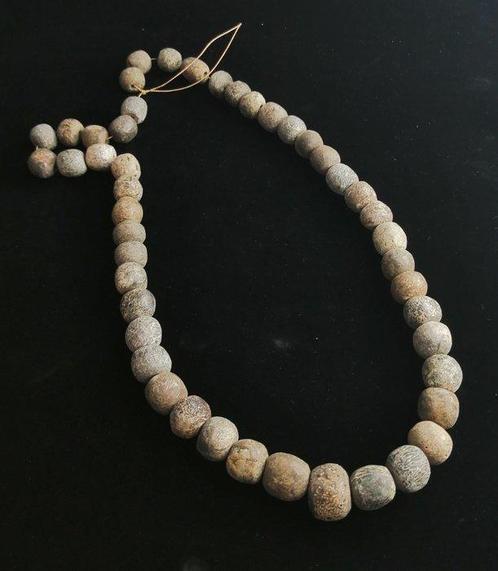Prehistorisch Been Mammoet kralen ketting  (Zonder, Antiek en Kunst, Antiek | Overige Antiek