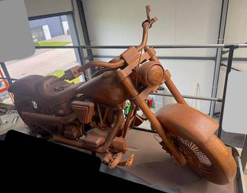 Veiling: mancave houten harley beschikbaar voor biedingen