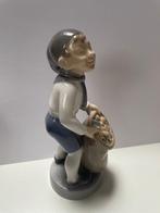 Royal Copenhagen - Beeldje, Xmas boy with gift bag - 17 cm -