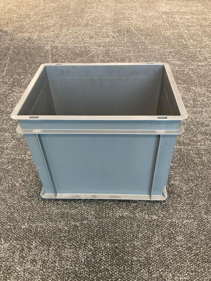 Gebruikte dichte bakken 40x30x32 cm. Partij RAKO kratten, Doe-het-zelf en Bouw, Kratten en Dozen, Minder dan 50 cm, Zo goed als nieuw