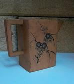 aardewerken theepot Duan Ni versierd met een inscriptie en