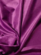 Viola orchidea: velluto fluido di grande luminosità -