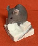 Royal Copenhagen - Beeldje - Muis op een suikerklontje -
