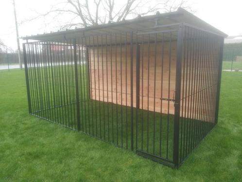 Hondenren 4 x 2 m met deur - 8 cm spijl ZWART met DAK, Animaux & Accessoires, Caisses pour chiens