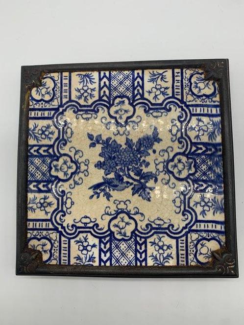 Longwy - Onderzetter - facience - Onderzetter Longwy France, Antiek en Kunst, Antiek | Meubels | Tafels