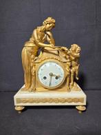 Horloge de table Style Louis XVI - Bronze doré - 1800-1850, Antiquités & Art
