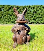 Beeldje - The greedy bunny - Brons