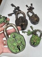 Cadenas à clés - Inde  (Sans Prix de Réserve)