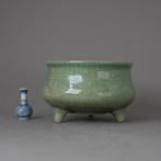 Wierookbrander - Porselein - Longquan Celadon bloemig, Antiek en Kunst