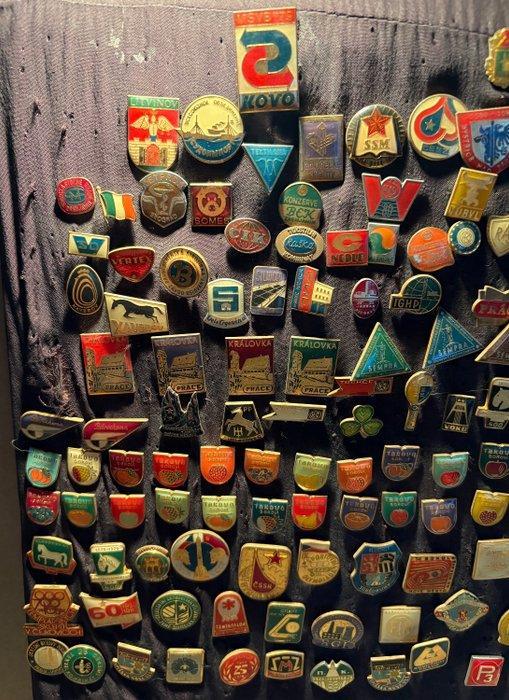 Collectie van memorabilia - Pins, Antiek en Kunst, Antiek | Speelgoed