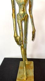 Abdoulaye Derme - sculptuur, Minotaure en marche - 47 cm -