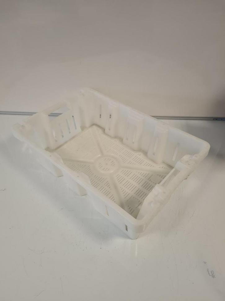 60x40x16 Kunststof bak nest-/stapelbaar wit geperforeerde, Zakelijke goederen, Horeca | Overige, Ophalen of Verzenden