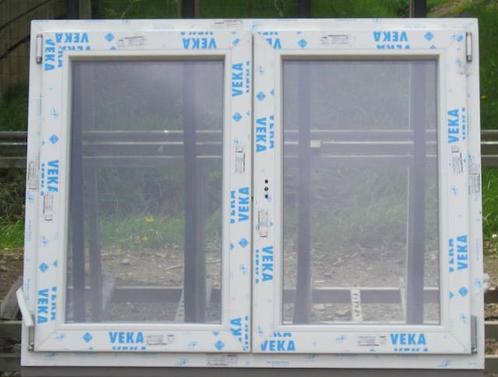 pvc raam , chassis , venster , kozijn 126 x 98 wit, Doe-het-zelf en Bouw, Raamkozijnen en Schuifdeuren, Inclusief glas, Nieuw