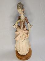 Capodimonte - Beeldje - Court lady - Porselein, Antiek en Kunst