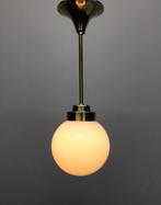 Plafonnier - Opaline - Lustre en laiton avec un diffuseur en