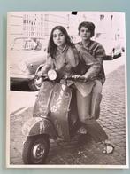 Romina e Taryn Power su vespa 50 - Romina e Taryn Power su