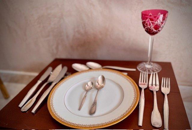 Bestekset voor 12 personen - Verzilverd - Art déco, Antiek en Kunst, Antiek | Meubels | Tafels