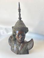 Bronzen buste op houten sokkel - sculptuur - Cambodja