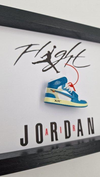 Lijst- Mini Sneaker  AJ1 Air Jordan 1 Off-White UNC, Antiek en Kunst, Kunst | Designobjecten
