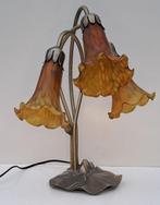 Lampe de table - Verre - Pâte de verre lily lamp, Antiquités & Art