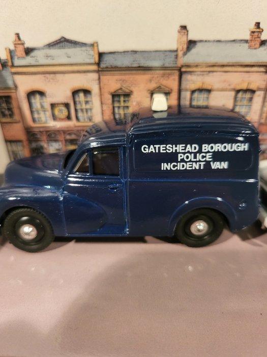 Corgi 1:43 - Modelauto (2) - Morris Minor Vans - Corgi D13/1, Hobby & Loisirs créatifs, Voitures miniatures | 1:5 à 1:12