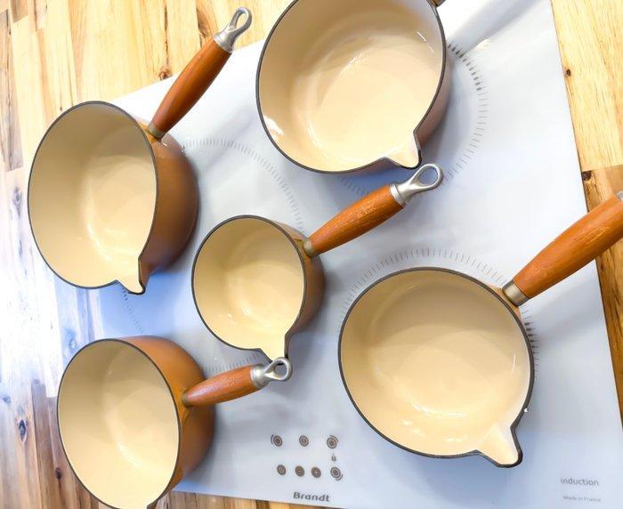 Le Creuset - Kookpottenset - Gietijzer, Antiek en Kunst, Antiek | Keukengerei