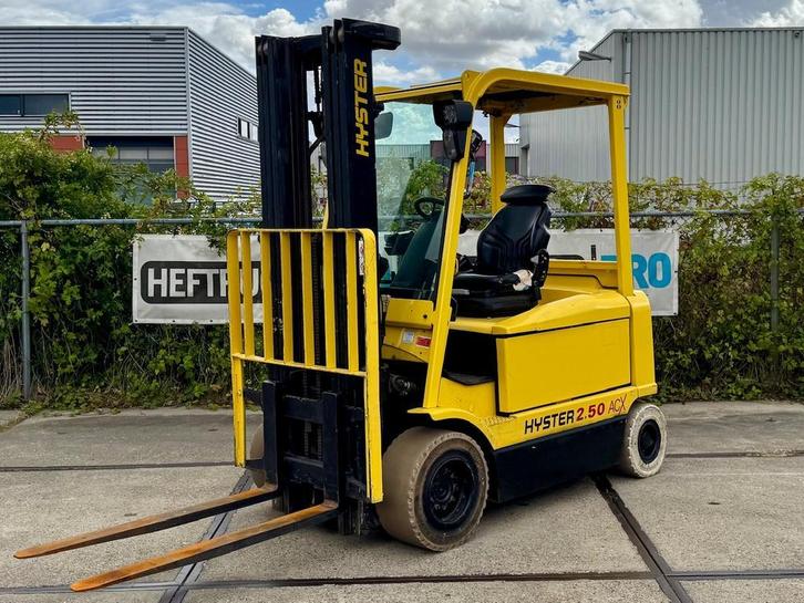 Hyster J2.50XM hh 570 cm (2007) met 3+4 ventiel MET VIDEO, Zakelijke goederen, Machines en Bouw | Heftrucks en Intern transport
