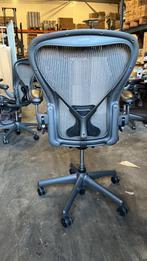 Herman Miller Aeron Maat C (Lederen Armleggers), Ergonomisch, Bureaustoel, Zo goed als nieuw, Zwart