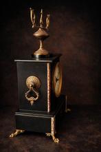 Pendule - Geïnspireerd door de antieke stijl - Verguld