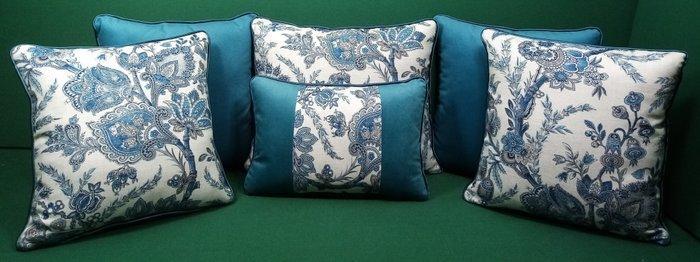 Kussensloopset gemaakt van Jewel Indienne-stof, door GP &, Antiek en Kunst, Curiosa en Brocante