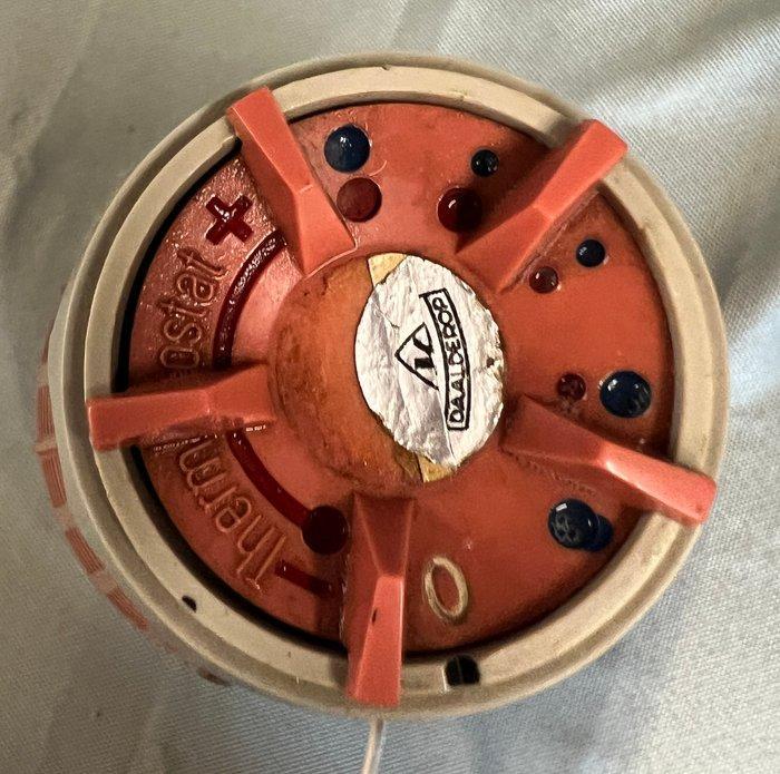 Daalderop KMD Kachel - Metaal, Antiek en Kunst, Antiek | Meubels | Stoelen en Sofa's