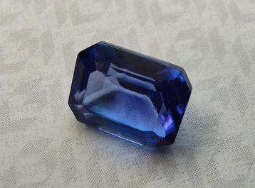 Tanzanite - 2.41 ct - International Gemological Institute