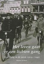 Het leven gaat er een lichten gang : Den Haag in de jaren, Boeken, Maarten van Doorn, Zo goed als nieuw, Verzenden