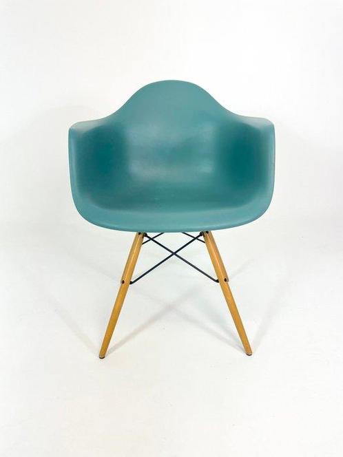 Vitra - Charles & Ray Eames - Bureaustoel - DAW - Plastic,, Antiek en Kunst, Antiek | Meubels | Stoelen en Sofa's