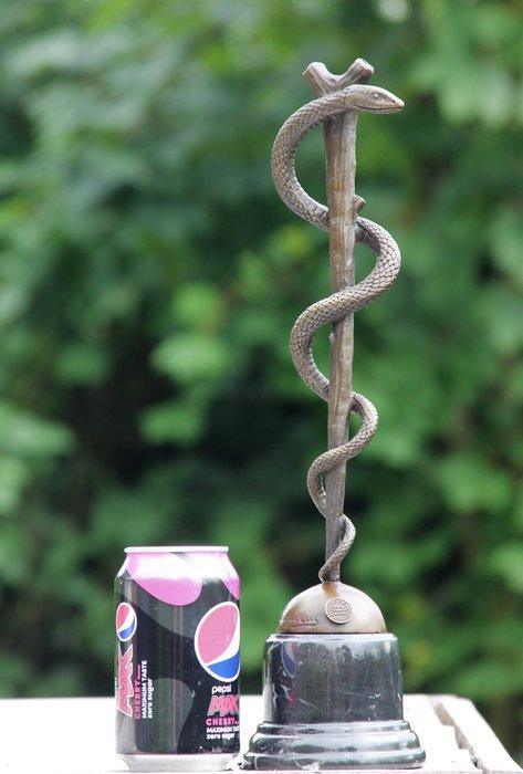 Beeld, De esculaap - 38 cm - bronze marble, Antiek en Kunst, Kunst | Designobjecten