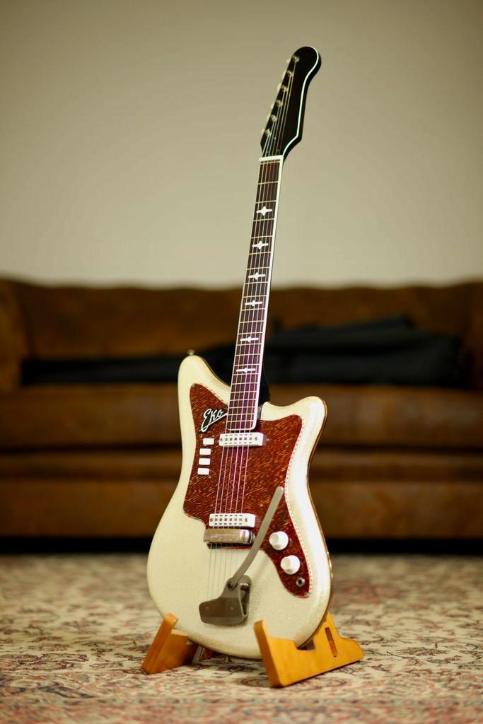 Eko 500 V2 Jazzmaster 1963 | Silver Sparkle, Muziek en Instrumenten, Snaarinstrumenten | Gitaren | Elektrisch, Verzenden