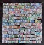 Wereld. - 100 verschillende bankbiljetten uit 37, Postzegels en Munten