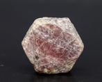 Rubis hexagonal parfait • 130,60 ct • Birmanie couleur sang