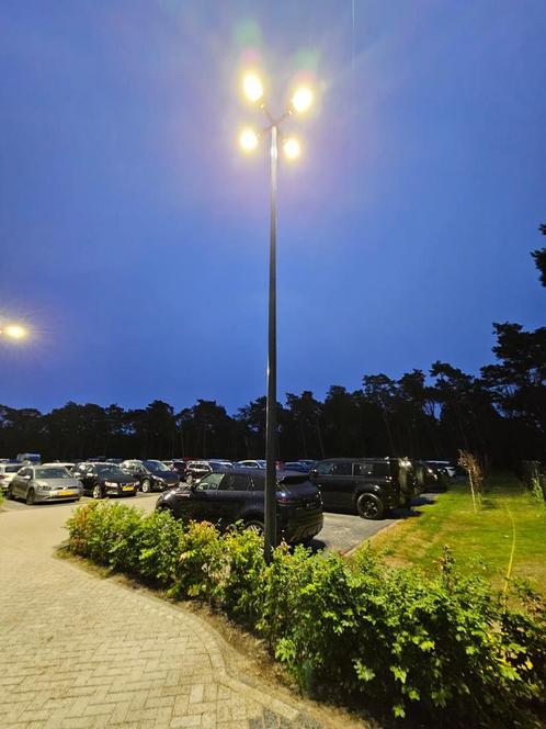 Viervoudige LED lichtmast incl. 4x LED lantaarnpaal armatuur, Zakelijke goederen, Overige Zakelijke goederen, Verzenden