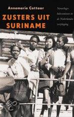 Zusters uit Suriname 9789029074308 A. Cottaar, Boeken, Verzenden, Zo goed als nieuw, A. Cottaar