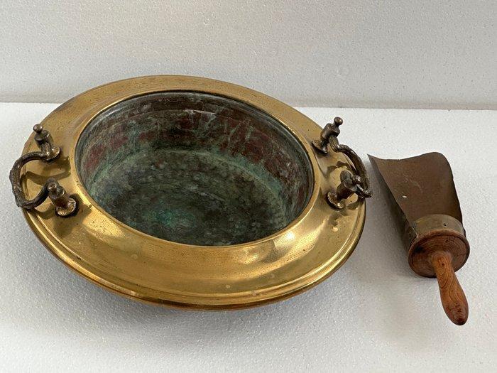 Antiek Bak (2) - Koper/ messing , gepatineerd, hout enz -, Antiquités & Art, Antiquités | Autres Antiquités