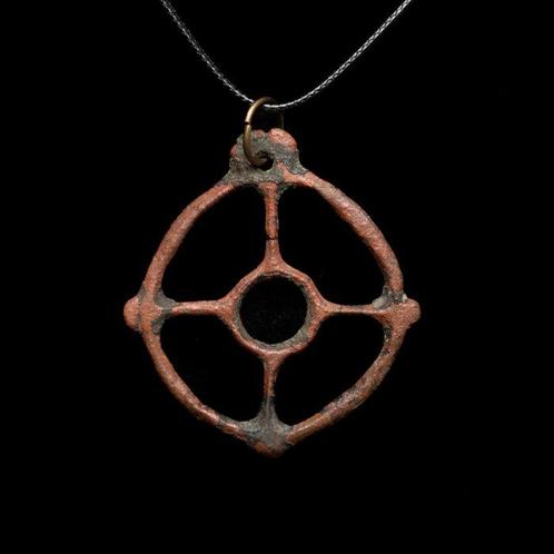 Viking periode Brons Prachtig authentiek Odins Cross Amulet, Antiek en Kunst, Antiek | Overige Antiek