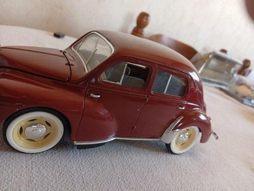 Altaya 1:18 - Modelauto (21) - Renault 4CV Chevrolet, Hobby en Vrije tijd, Modelauto's | 1:5 tot 1:12