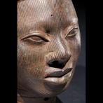 Koninklijk bronzen portret - Koningin van Ife - Yoruba -, Antiquités & Art, Art | Art non-occidental
