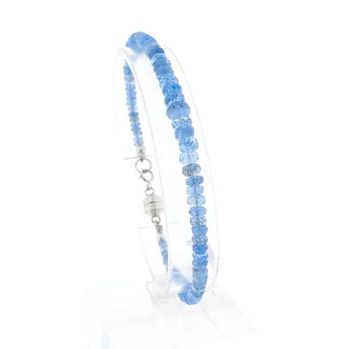 Lichtblauwe topaas kralen armband met witgouden slot | 20 cm, Handtassen en Accessoires, Armbanden, Overige kleuren, Gebruikt