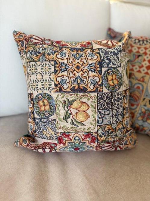 Elegante set kussen gobelin donkerbruin hoofd en multicolor, Antiek en Kunst, Antiek | Tapijten, Tafelkleden en Textiel