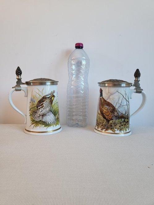 Lot de 2 chopes de collection en porcelaine fine et étain —, Antiek en Kunst, Curiosa en Brocante