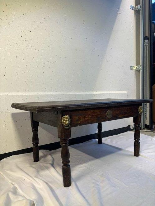 Tafel - Antieke Tafel met Leeuwenkoppen en Sancta Teresia, Antiek en Kunst, Curiosa en Brocante