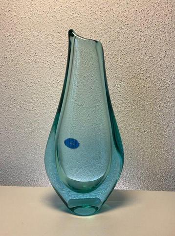Miroslav Klinger - Vaas - Glas-in-lood - zbs Tsjechië